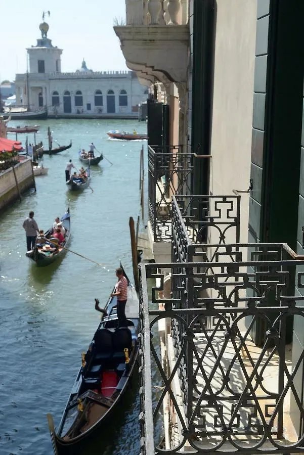 Corte Barozzi Venice Suites 2*,  Itália