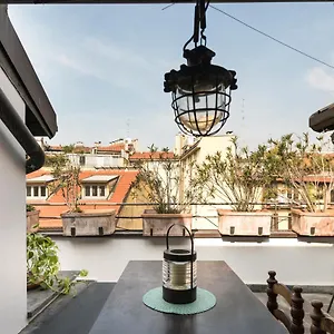 penthouse-centro-milano-wifi.it-lombardy.com/