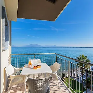 residenza-miralago.it-lombardy.com/