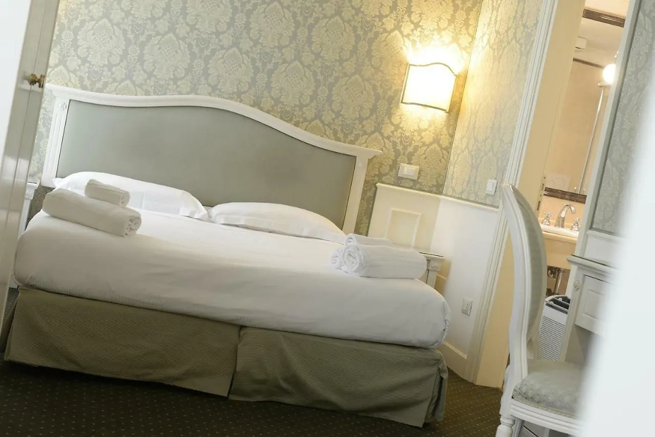 Corte Barozzi Venice Suites מלון דירות