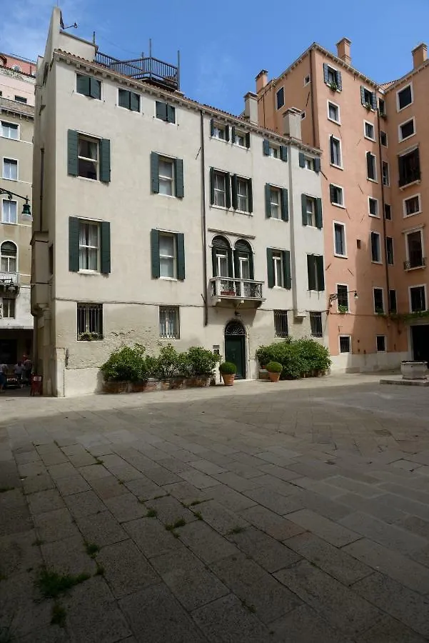 Corte Barozzi Venice Suites 2*,