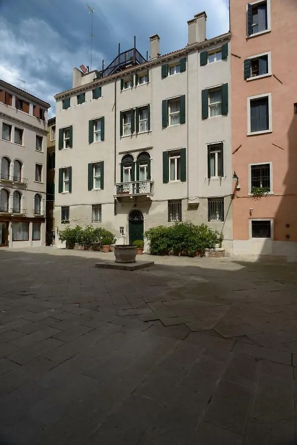 Corte Barozzi Venice Suites Aparthotel